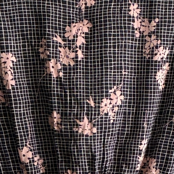 🆕Urban Outfitters Black and Pink Checkered Floral Blouse S🆕 - Picture 15 of 16